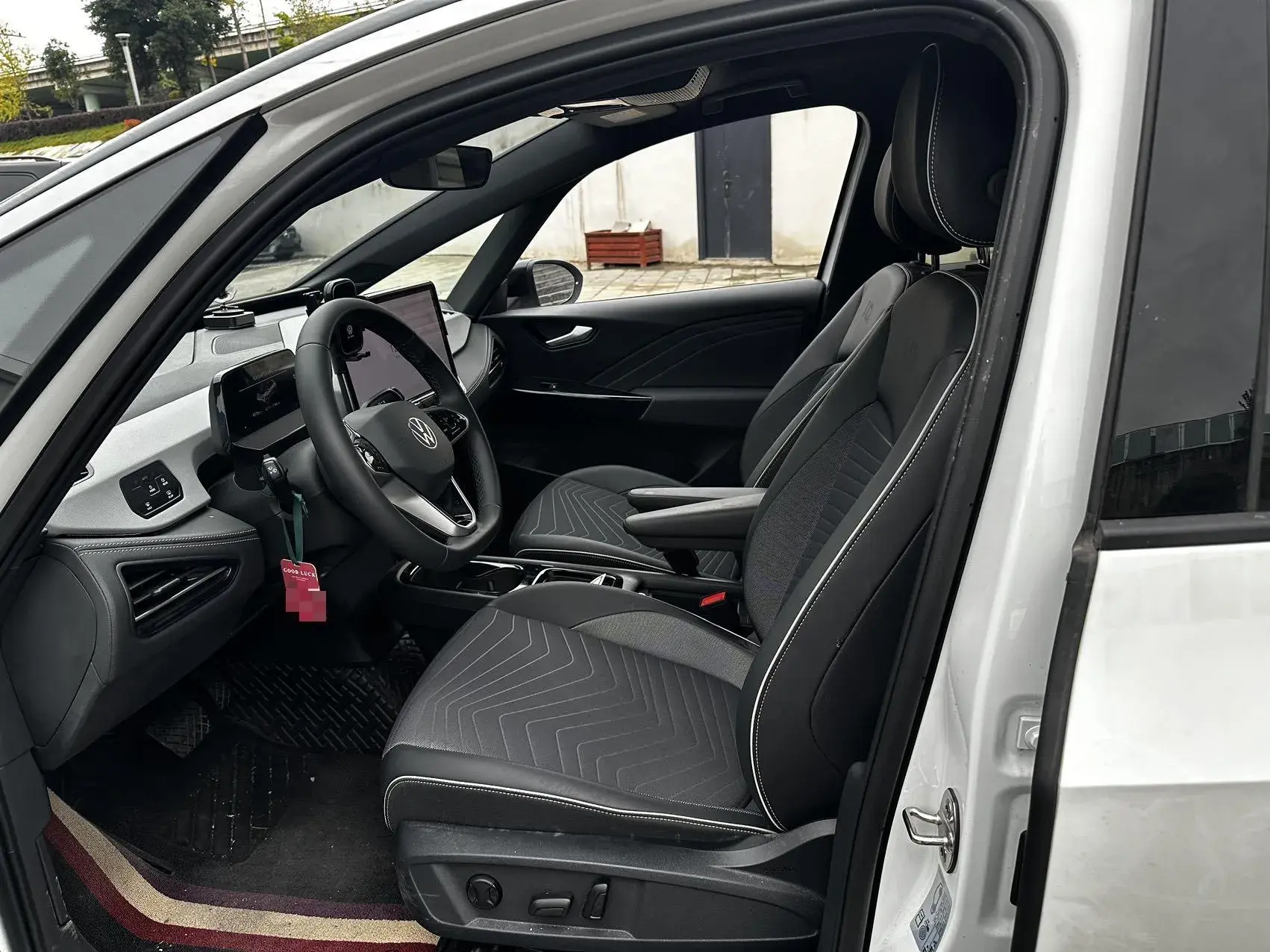 2025 VOLKSWAGEN ID.3 thumbnail 2