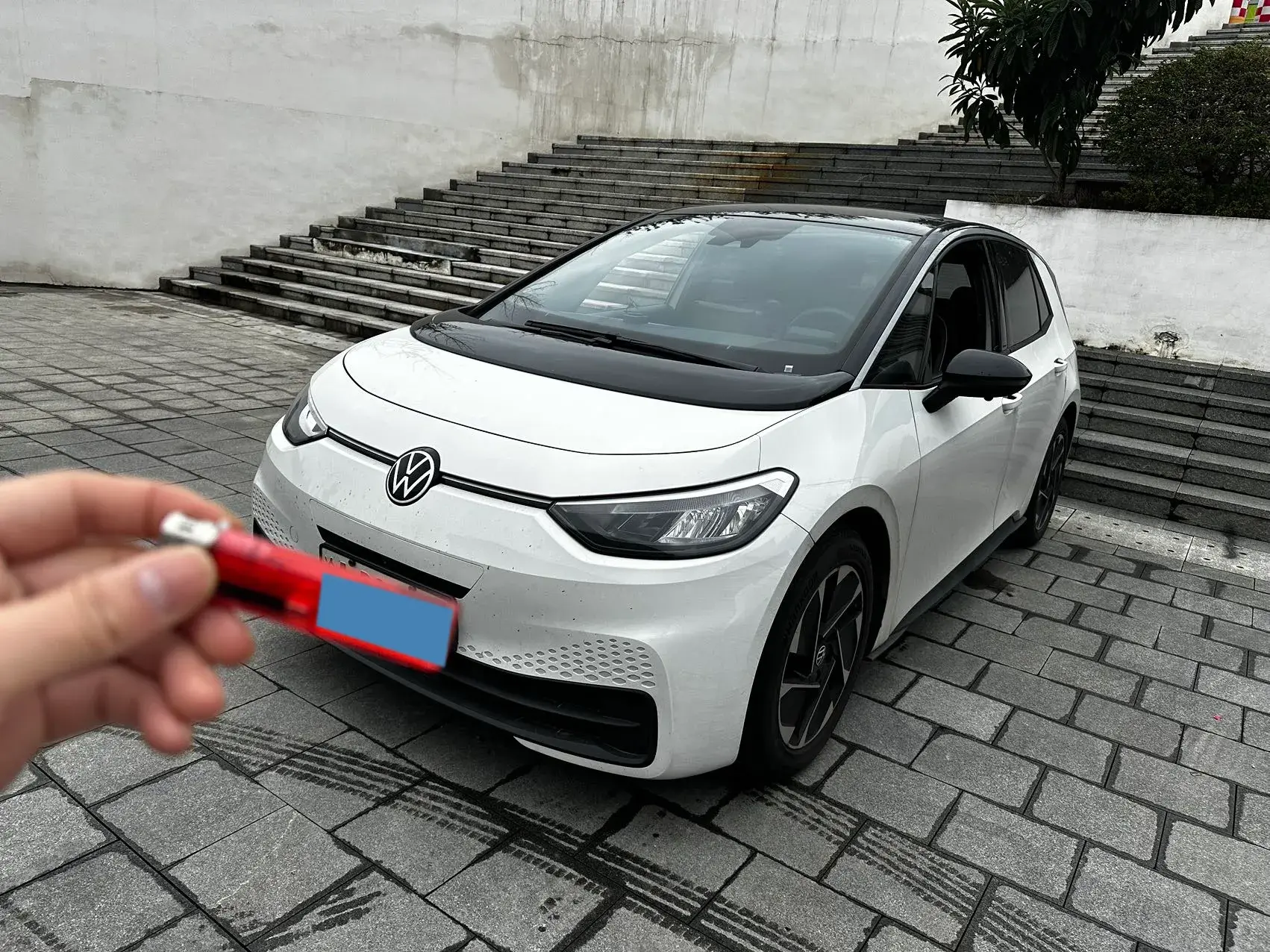 2025 VOLKSWAGEN ID.3 view 1