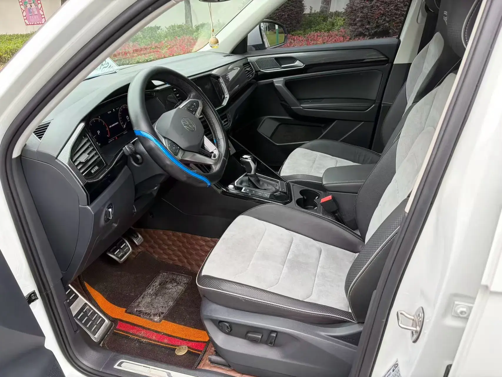 2020 VOLKSWAGEN TAYRON thumbnail 2