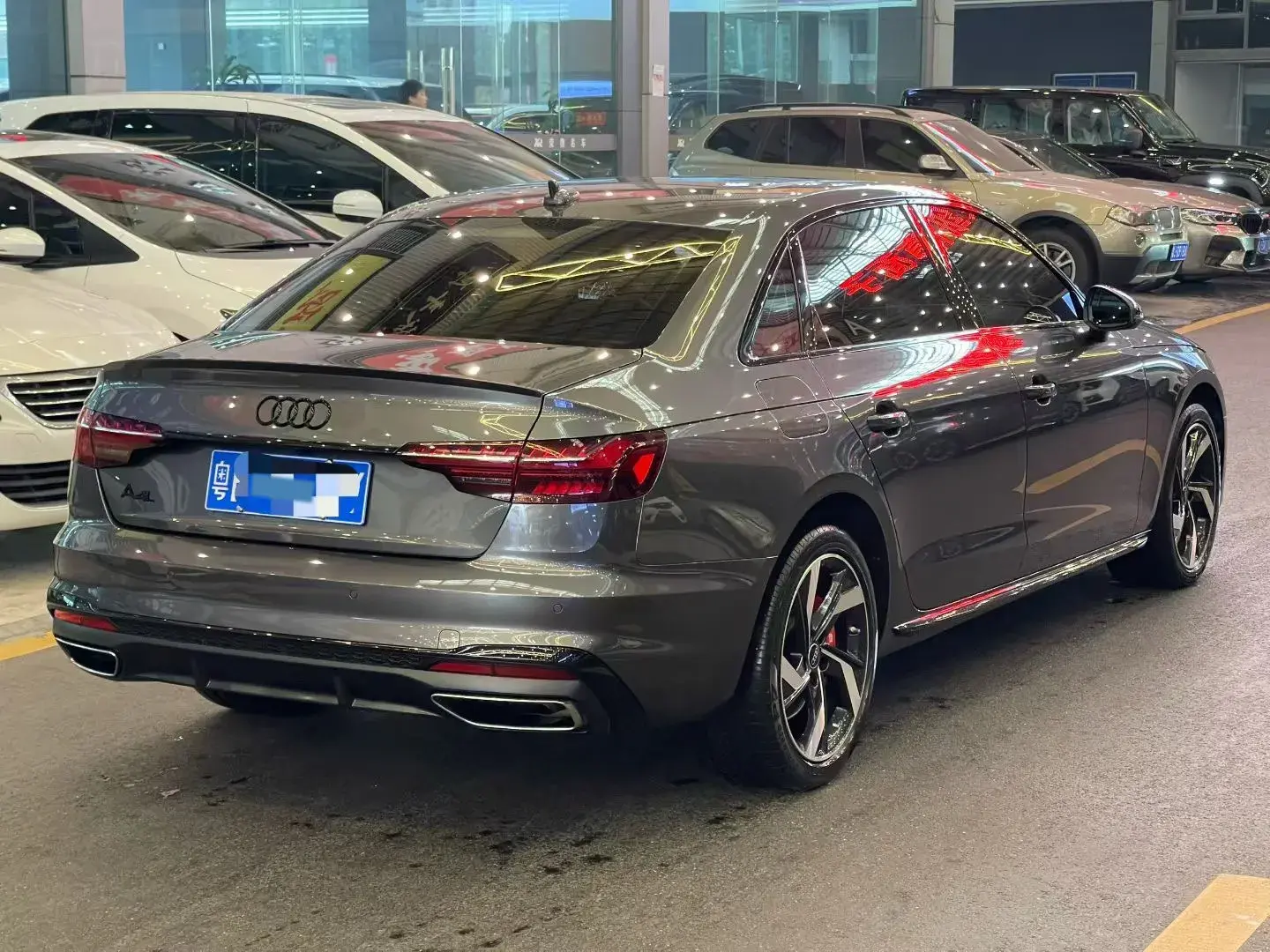 2023 AUDI A4L thumbnail 2