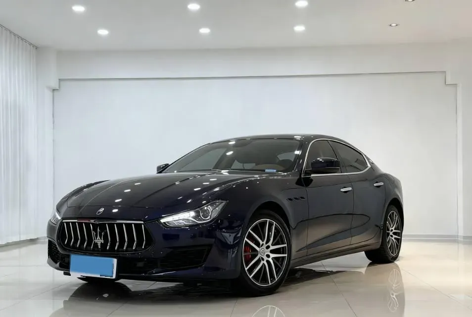 2021 Maserati Ghibli 2.0T 330HP L4 8AT,autocango,china used car exporter,china ev exporter,chinese used car exporter,chinese used ev exporter