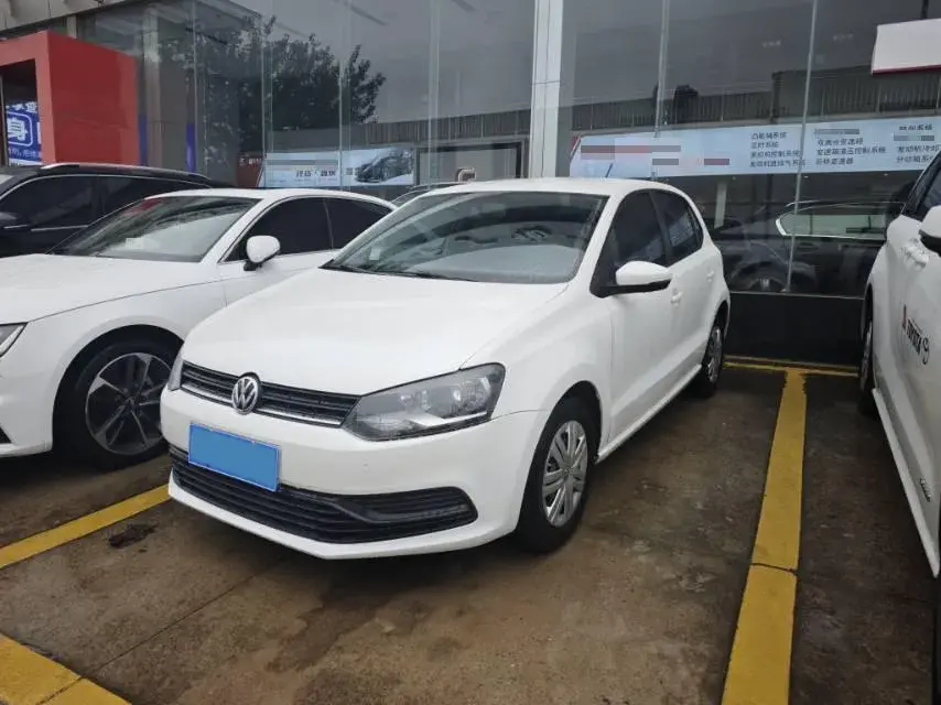 2018 VOLKSWAGEN POLO view 1