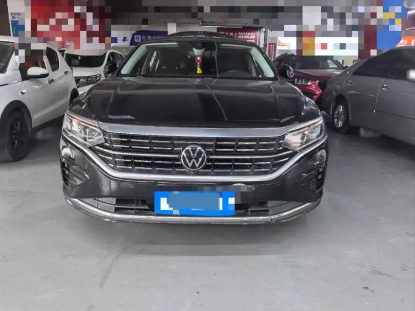 2023 VOLKSWAGEN PASSAT thumbnail 2
