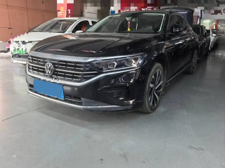 2023 VOLKSWAGEN PASSAT view 1