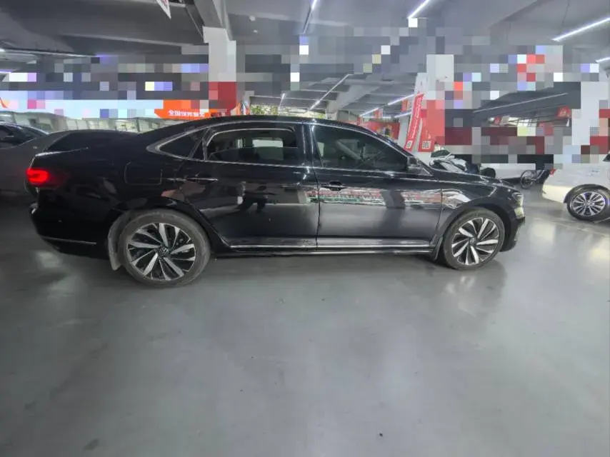 2023 VOLKSWAGEN PASSAT thumbnail 3