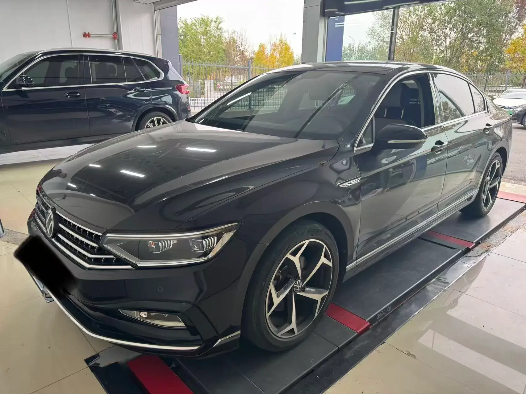 2023 VOLKSWAGEN MAGOTAN view 1