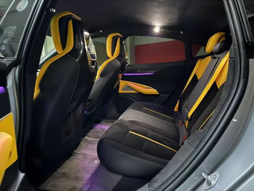 2025 MI SU7 thumbnail 4