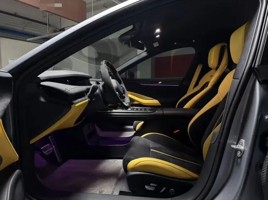 2025 MI SU7 thumbnail 3