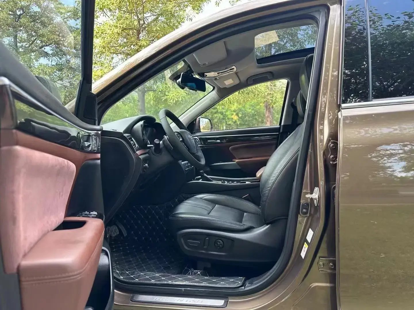 2017 GAC TRUMPCHI thumbnail 4