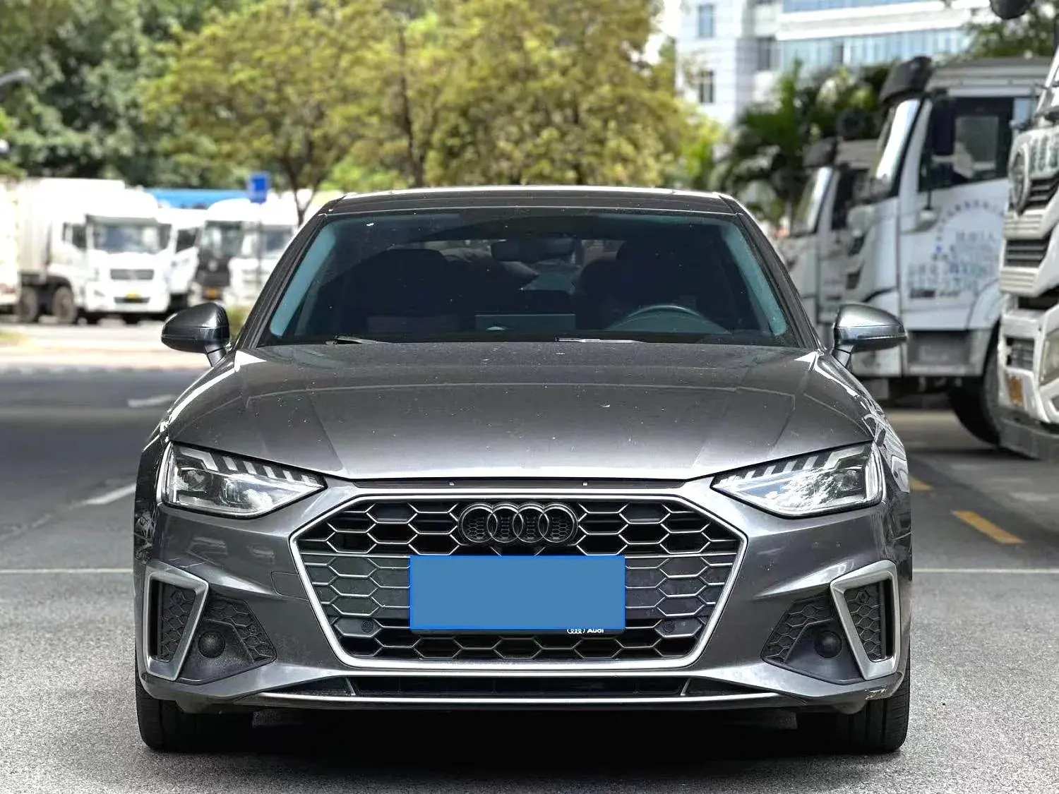 2023 AUDI A4L thumbnail 2