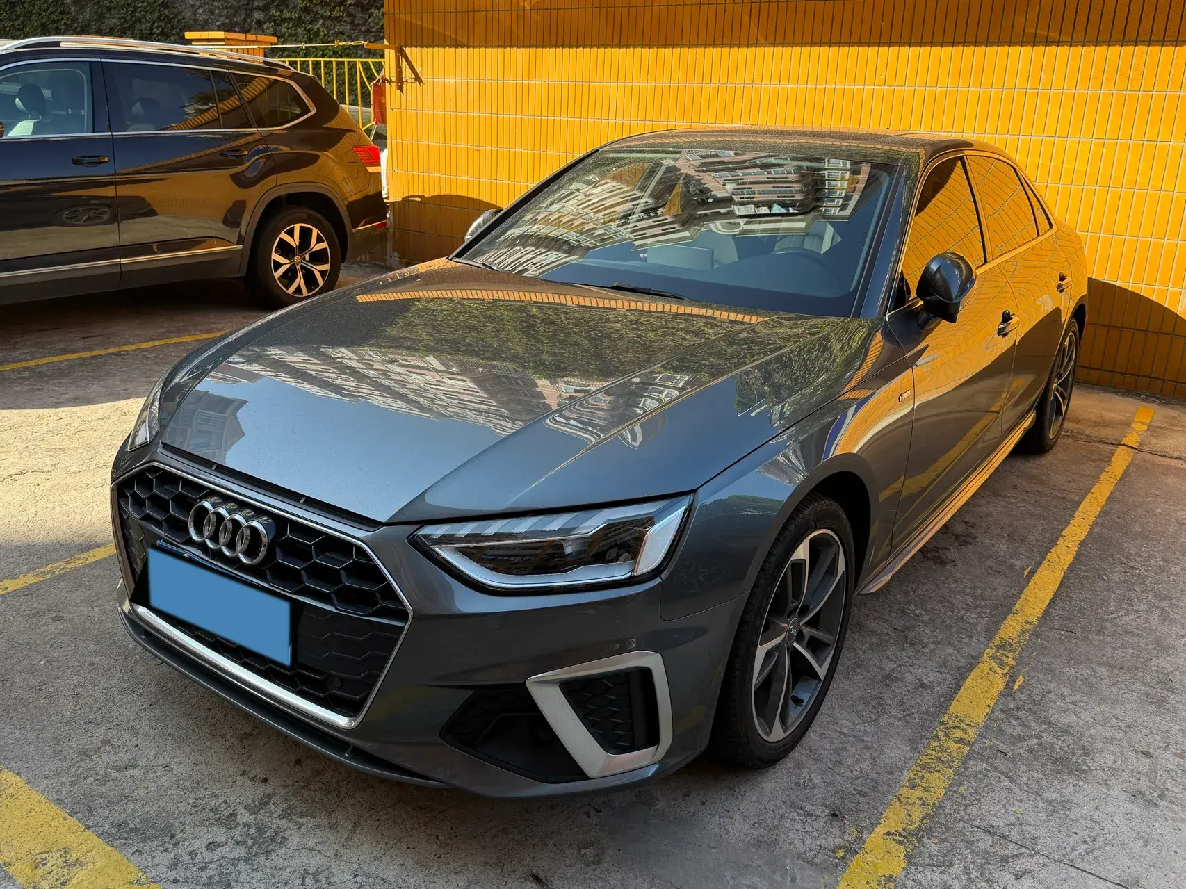 2020 AUDI A4L view 1