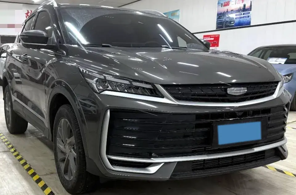 2025 GEELY COOLRAY thumbnail 2