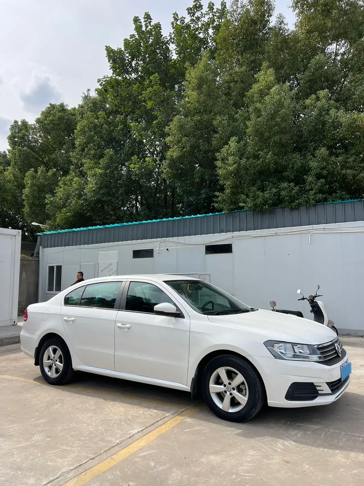 2019 VOLKSWAGEN LAVIDA thumbnail 3