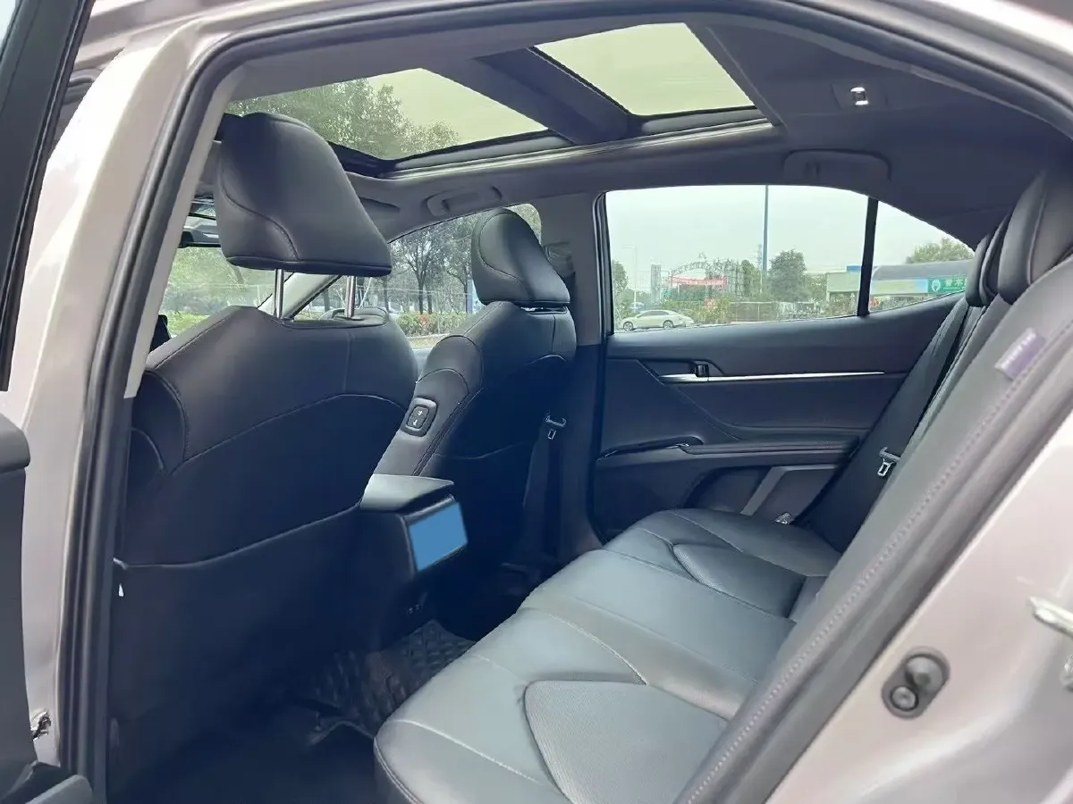 2021 Toyota Camry 2.5L 209HP L4 8AT,autocango,china used car exporter,china ev exporter,chinese used car exporter,chinese used ev exporter