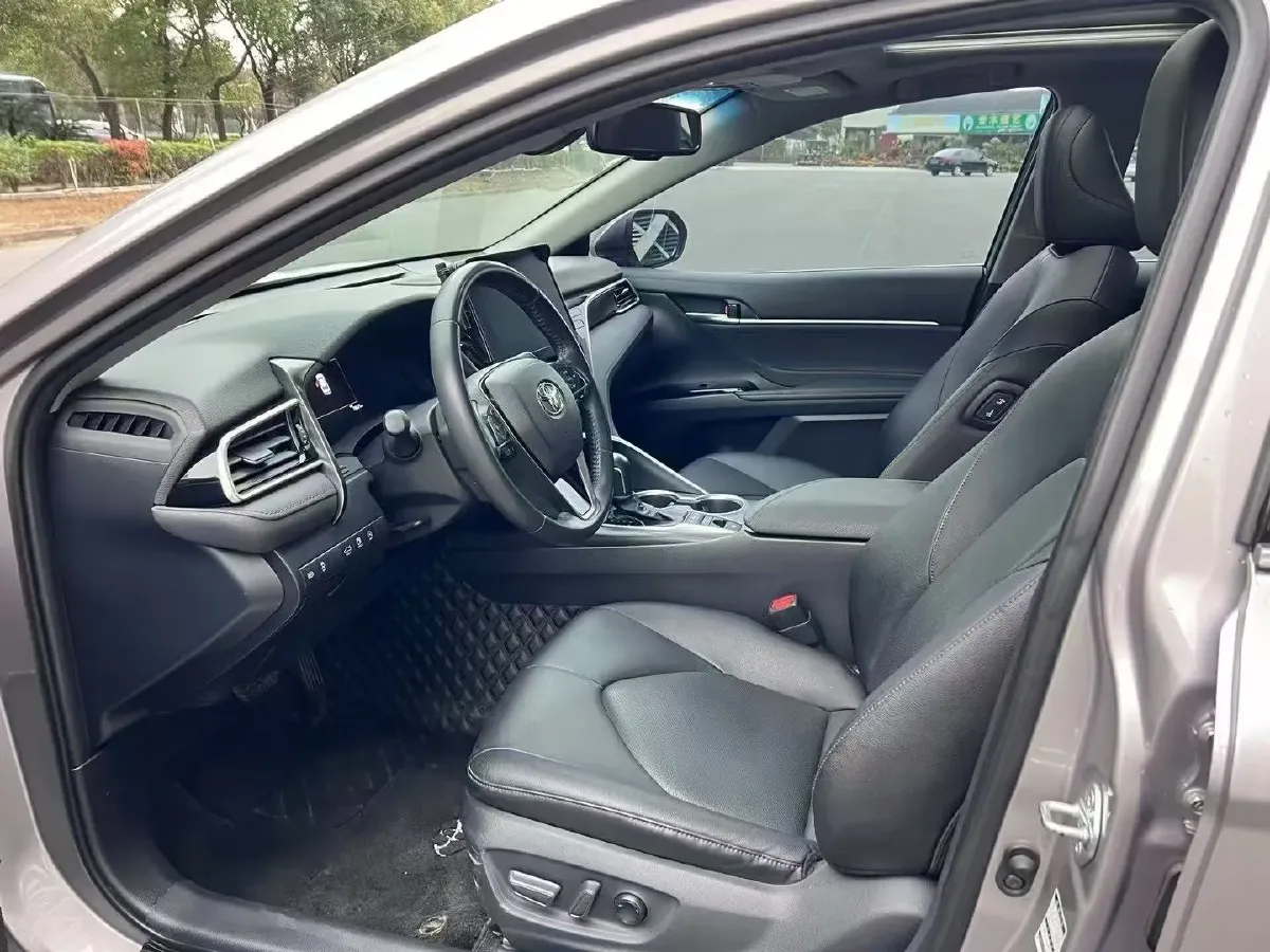 2021 Toyota Camry 2.5L 209HP L4 8AT,autocango,china used car exporter,china ev exporter,chinese used car exporter,chinese used ev exporter