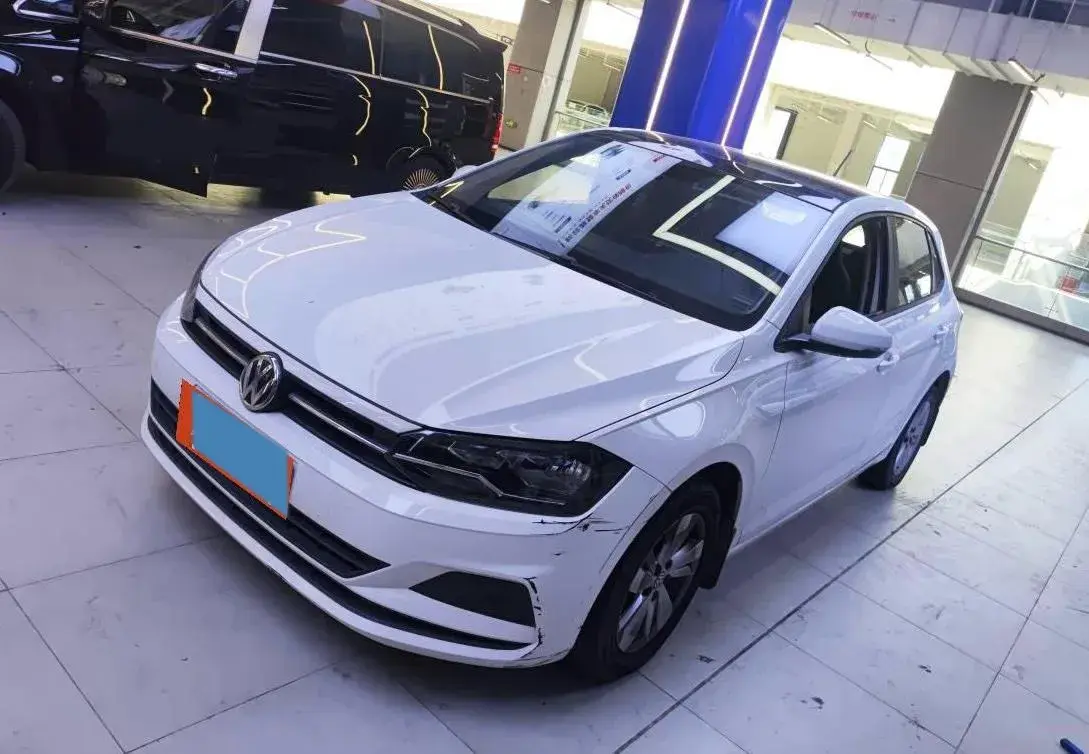 2019 VOLKSWAGEN POLO view 1