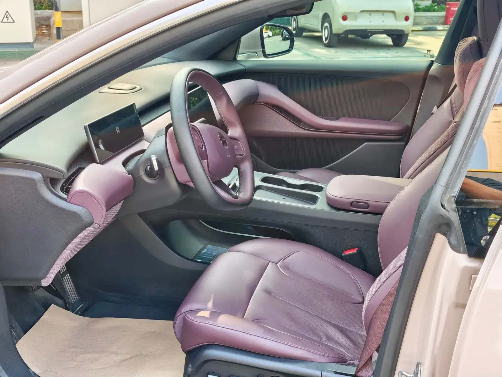 2023 NIO ET5T thumbnail 3