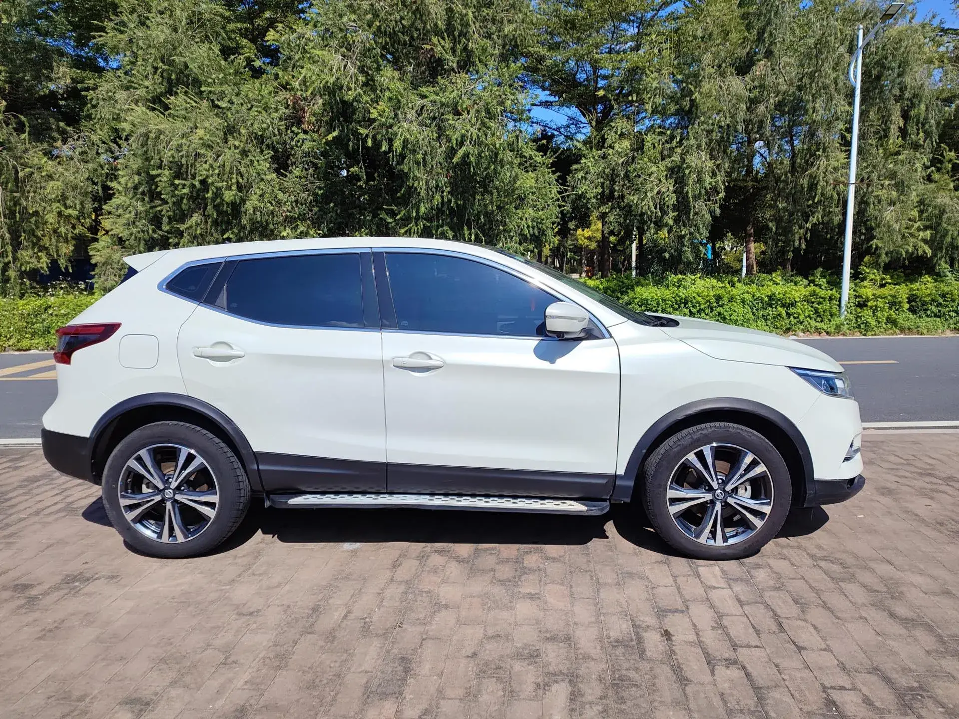 2021 NISSAN QASHQAI thumbnail 4