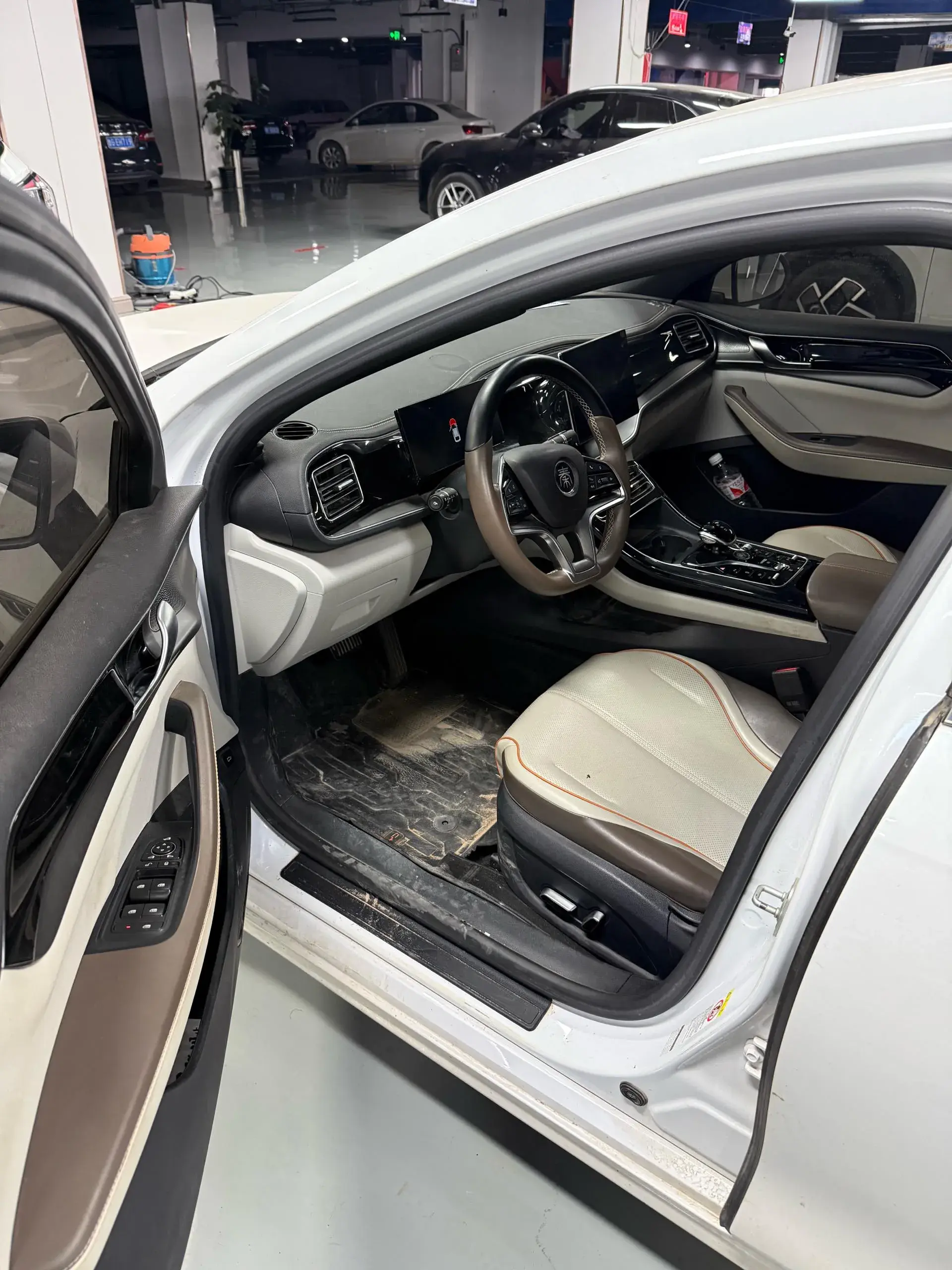 2023 BYD QIN thumbnail 4