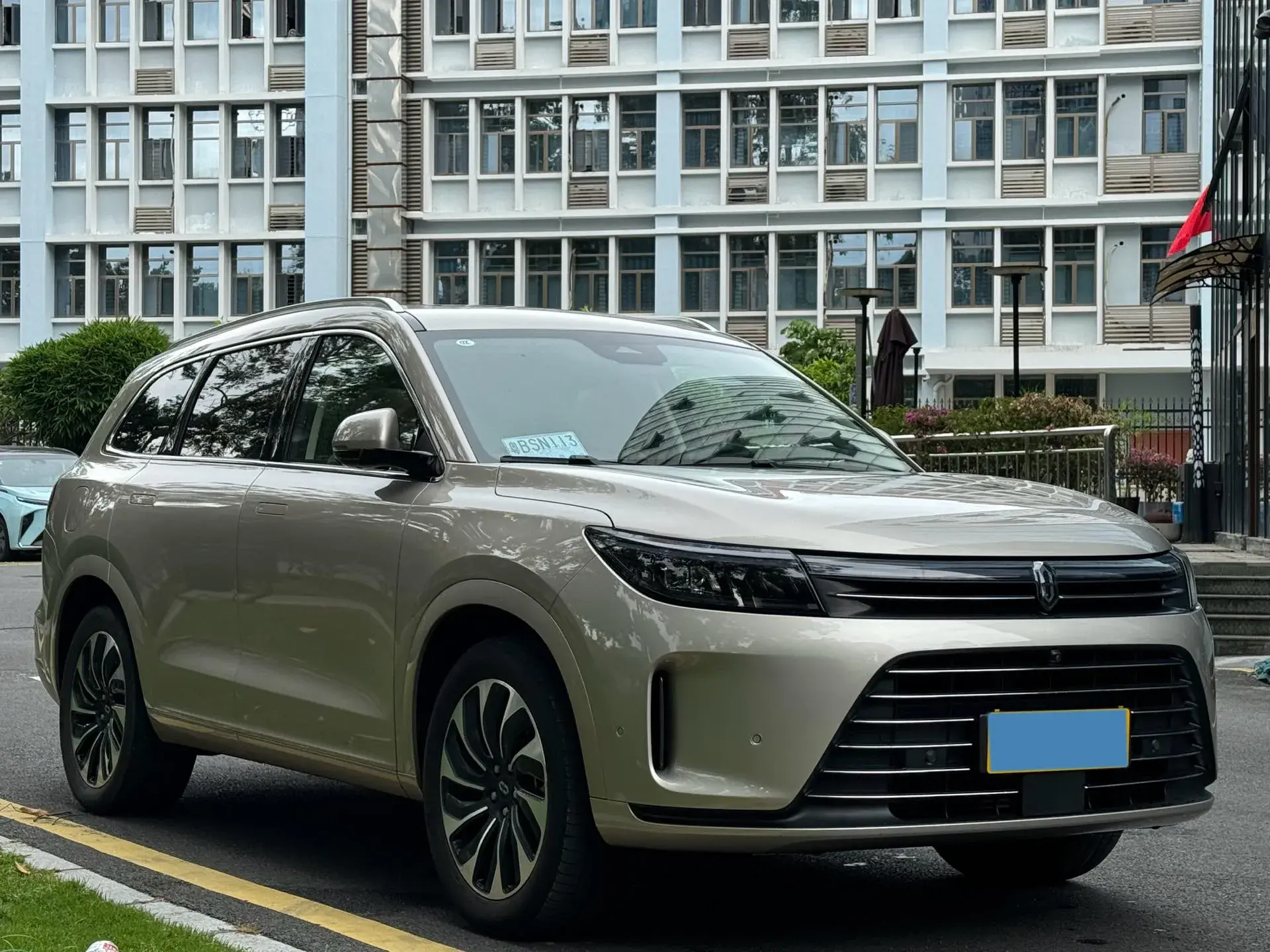 2022 AITO AITO thumbnail 3