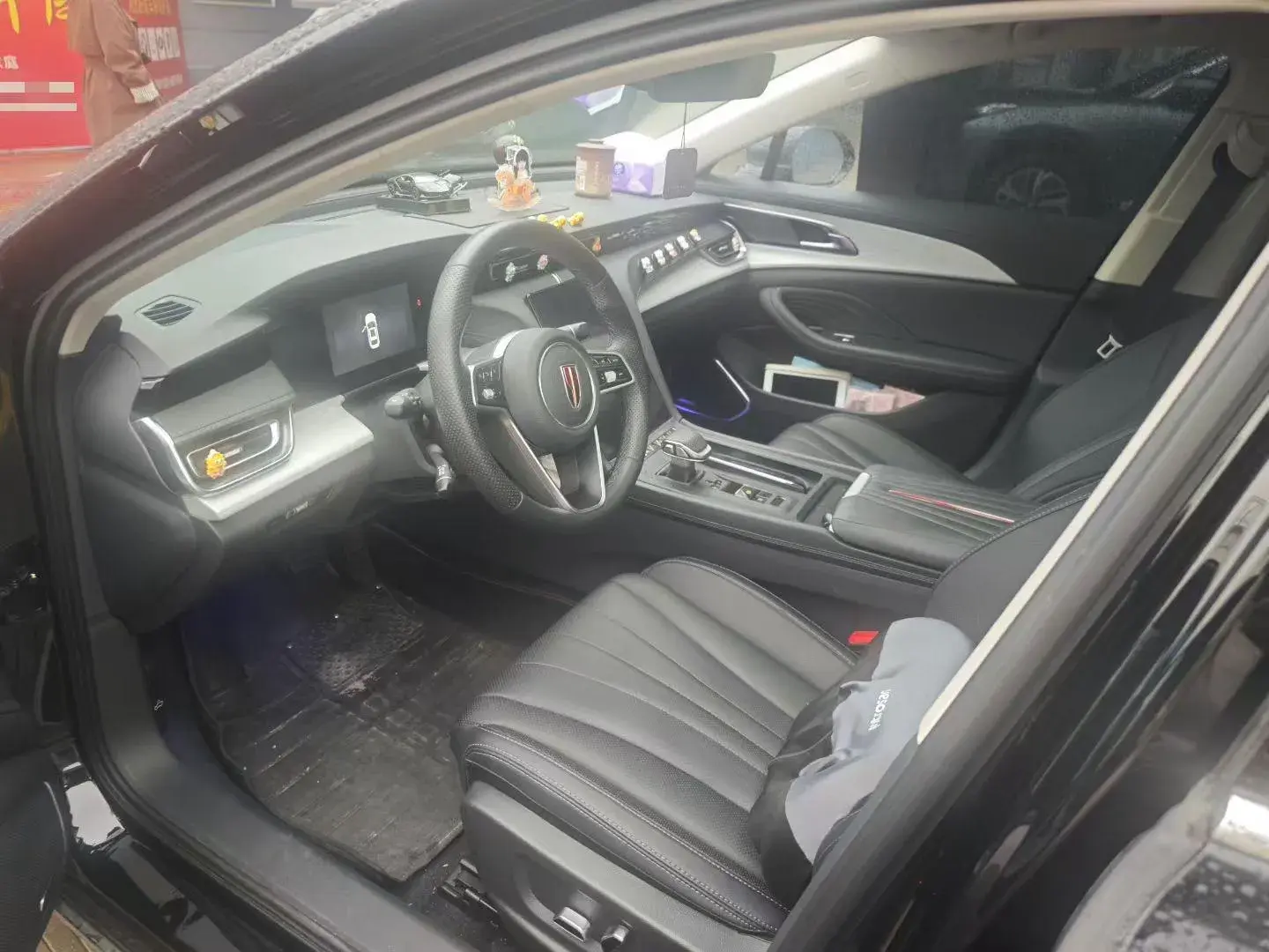 2024 HONGQI H5 thumbnail 3