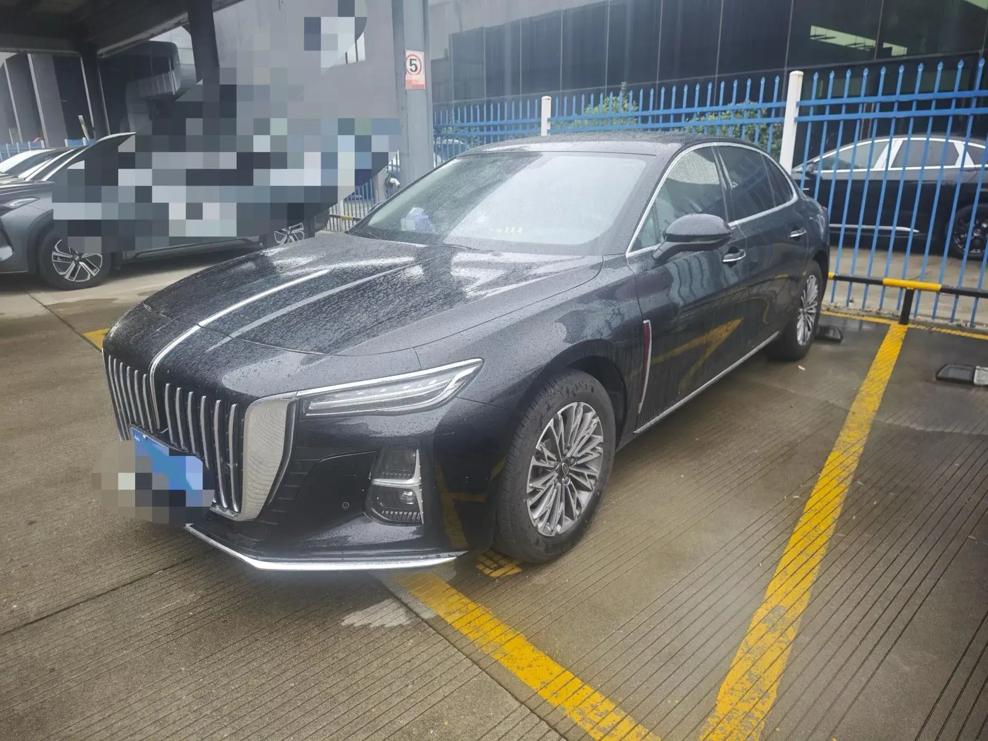 2024 HONGQI H5 view 1