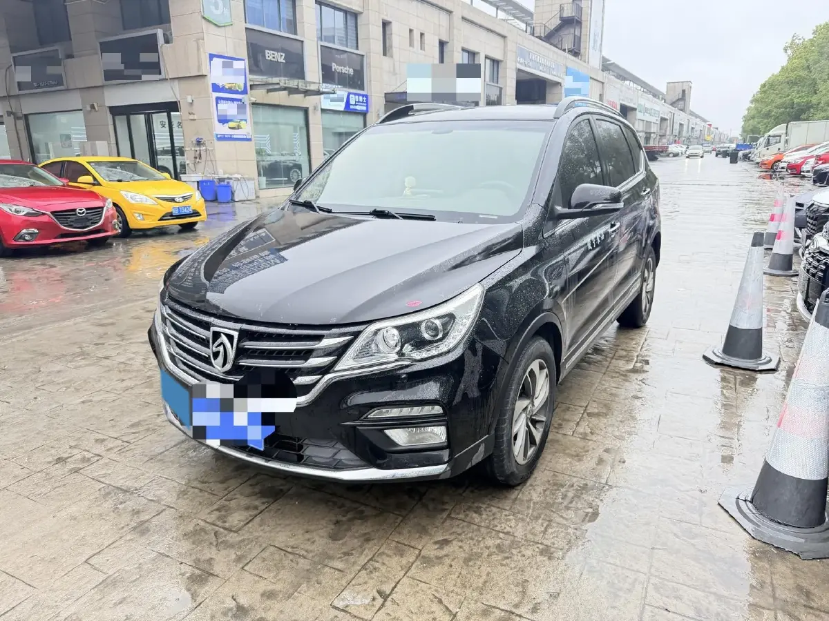 2017 BaoJun 560 1.5T 150HP L4 6DCT 2017 BaoJun 560 1.5T 150HP L4 6DCT