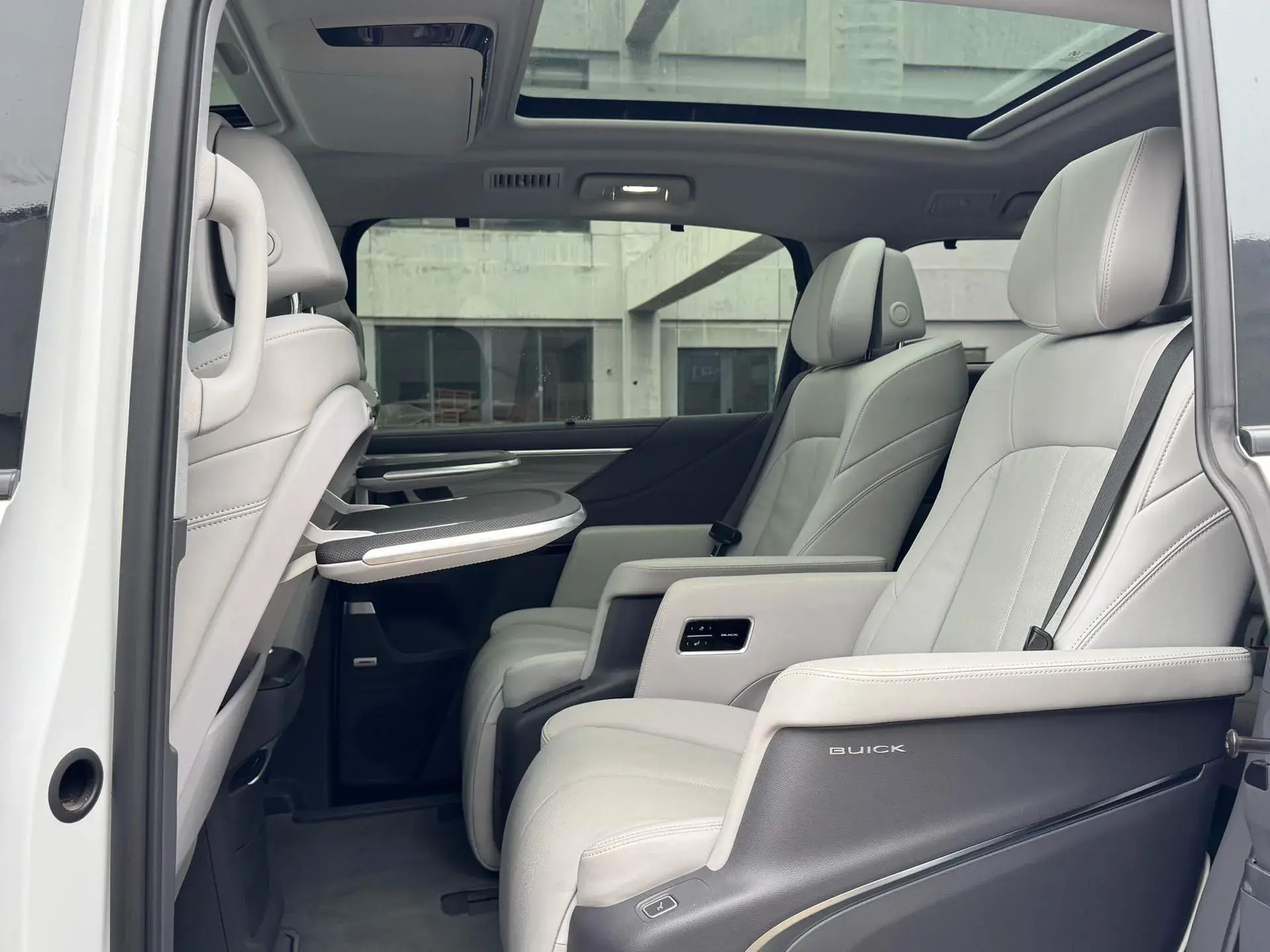 2025 BUICK GL8 thumbnail 4