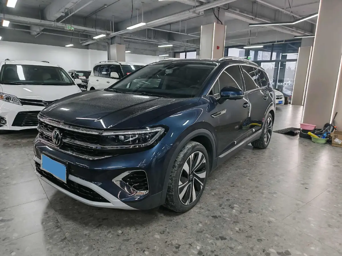 2023 Volkswagen Talagon 2.0T 220HP L4 7DCT