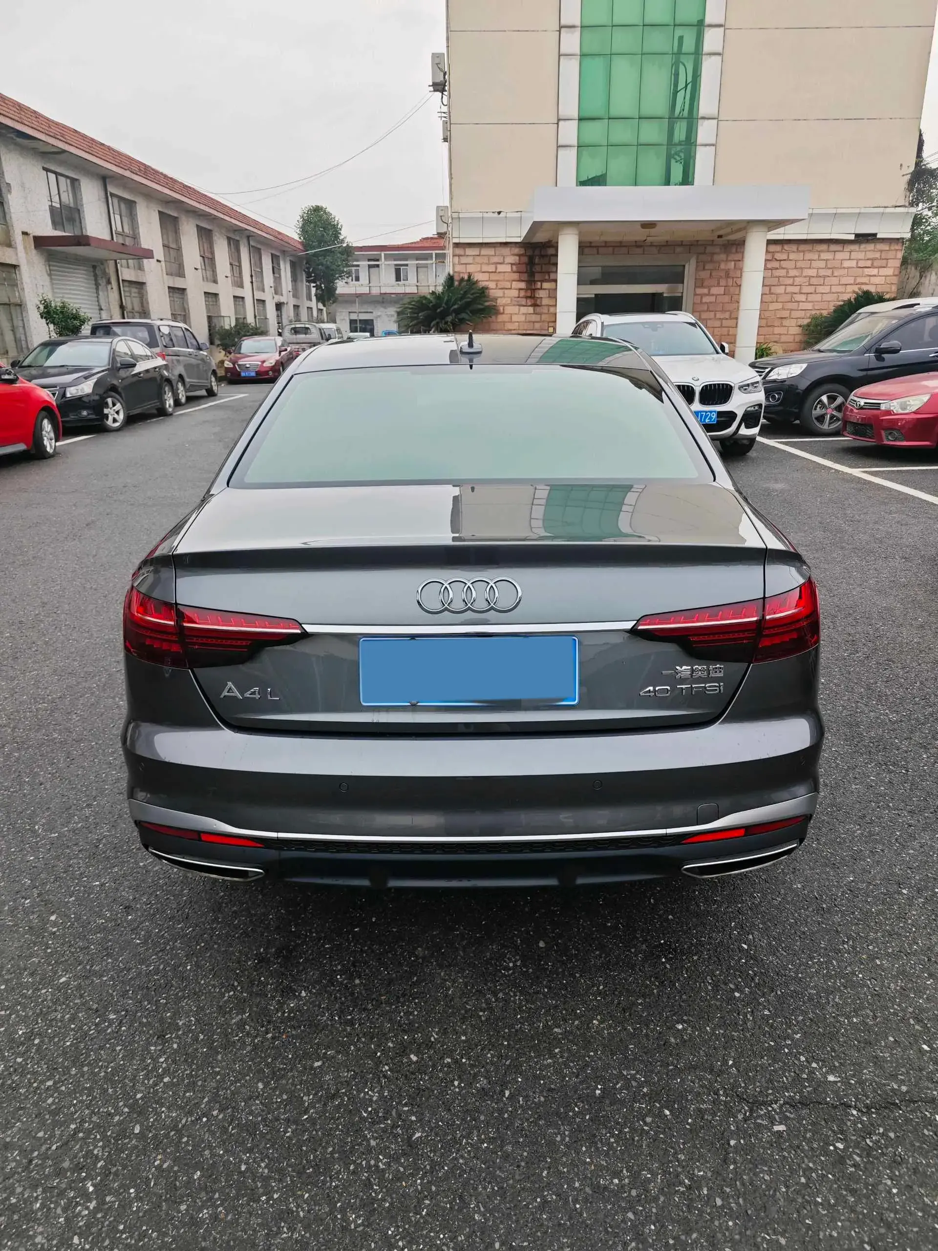 2022 AUDI A4L thumbnail 3