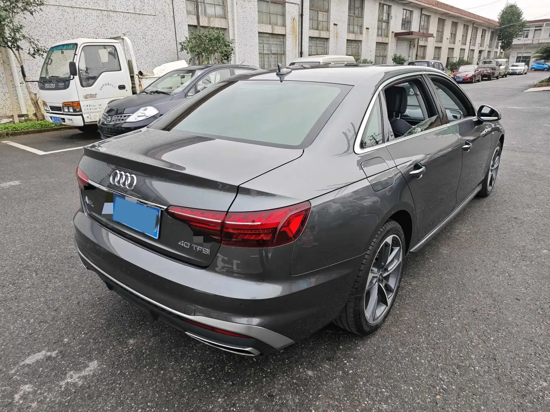 2022 AUDI A4L thumbnail 4