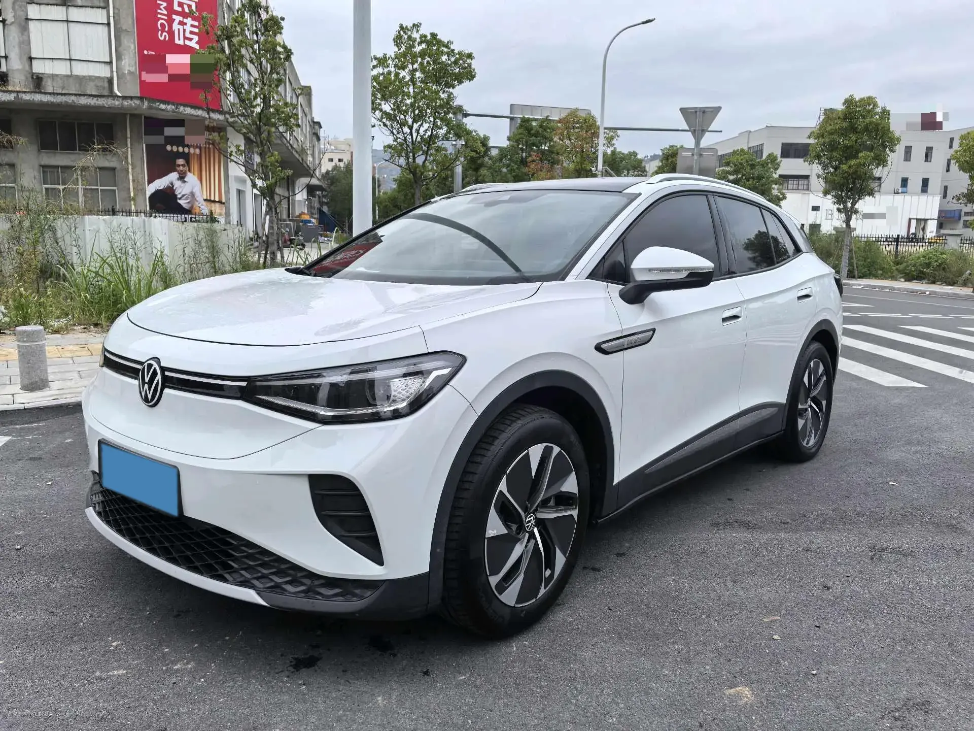 2024 VOLKSWAGEN ID.4 view 1