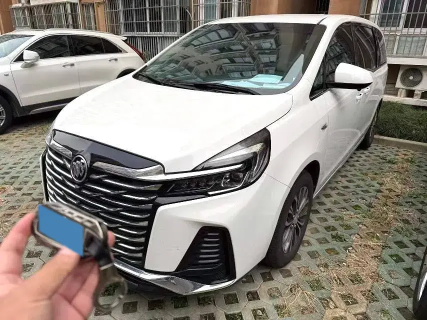 2023 BUICK GL8 view 1