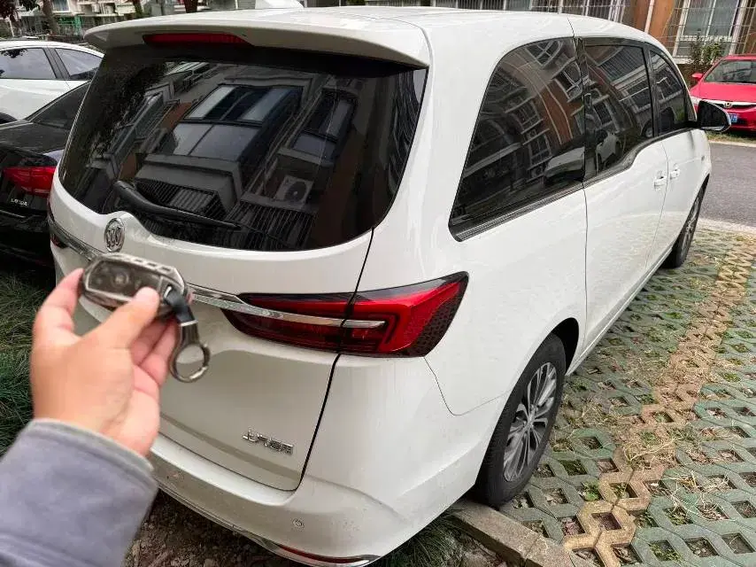 2023 BUICK GL8 thumbnail 3