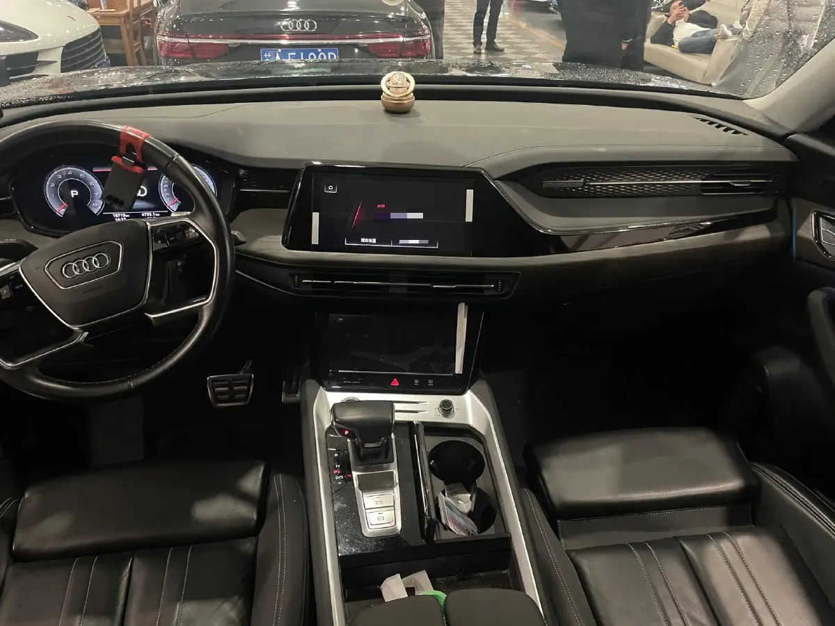 2024 Audi Q6 2.0T 231HP L4 7DCT,autocango,china used car exporter,china ev exporter,chinese used car exporter,chinese used ev exporter