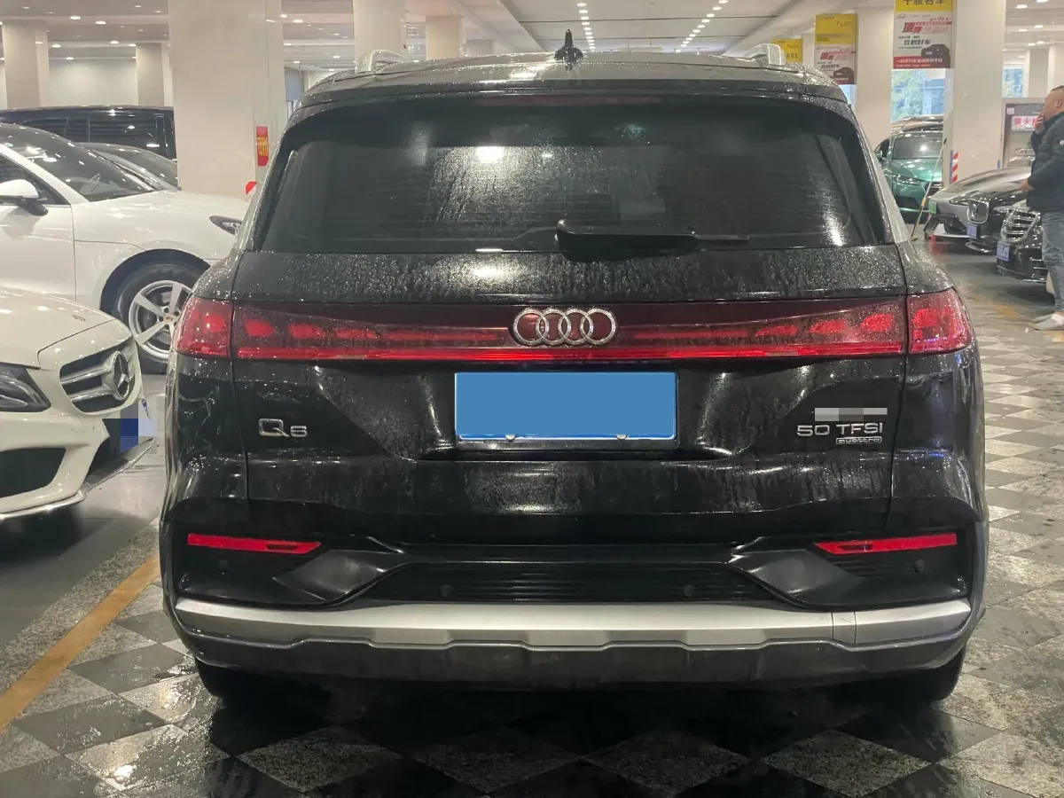 2024 Audi Q6 2.0T 231HP L4 7DCT,autocango,china used car exporter,china ev exporter,chinese used car exporter,chinese used ev exporter