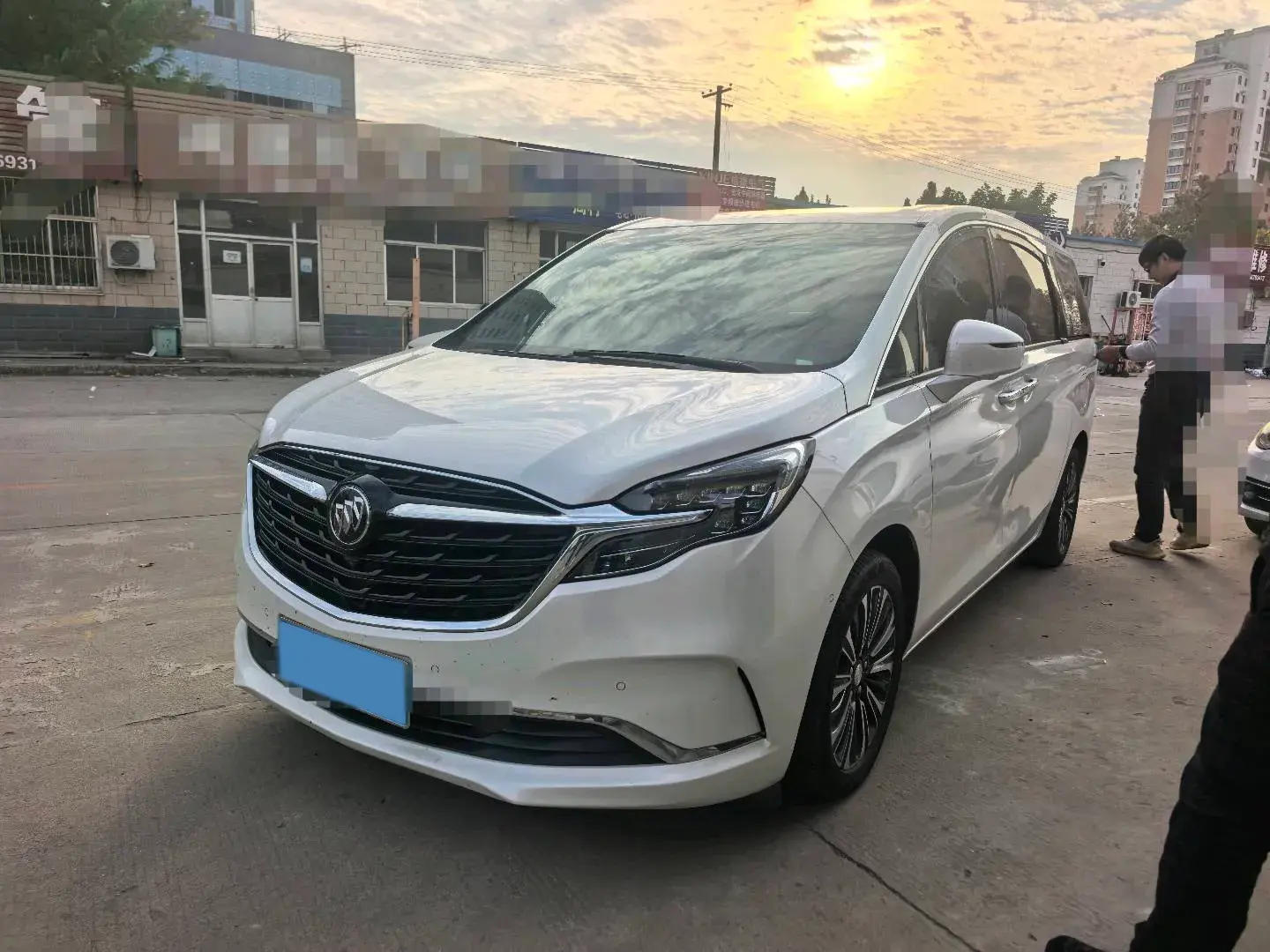 2021 BUICK GL8 view 1