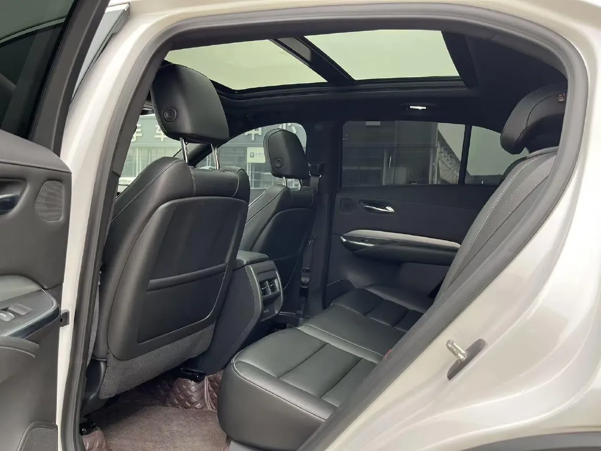 2018 Cadillac XT4 2.0T 241HP L4 9AT,autocango,china used car exporter,china ev exporter,chinese used car exporter,chinese used ev exporter