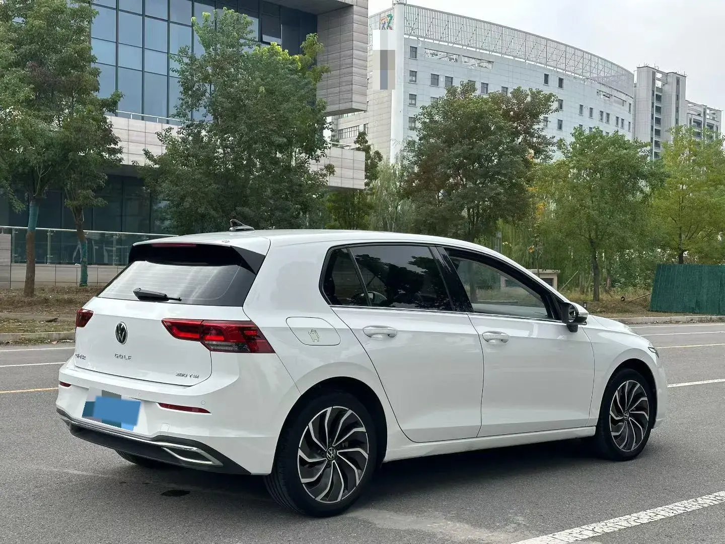 2021 VOLKSWAGEN GOLF thumbnail 3