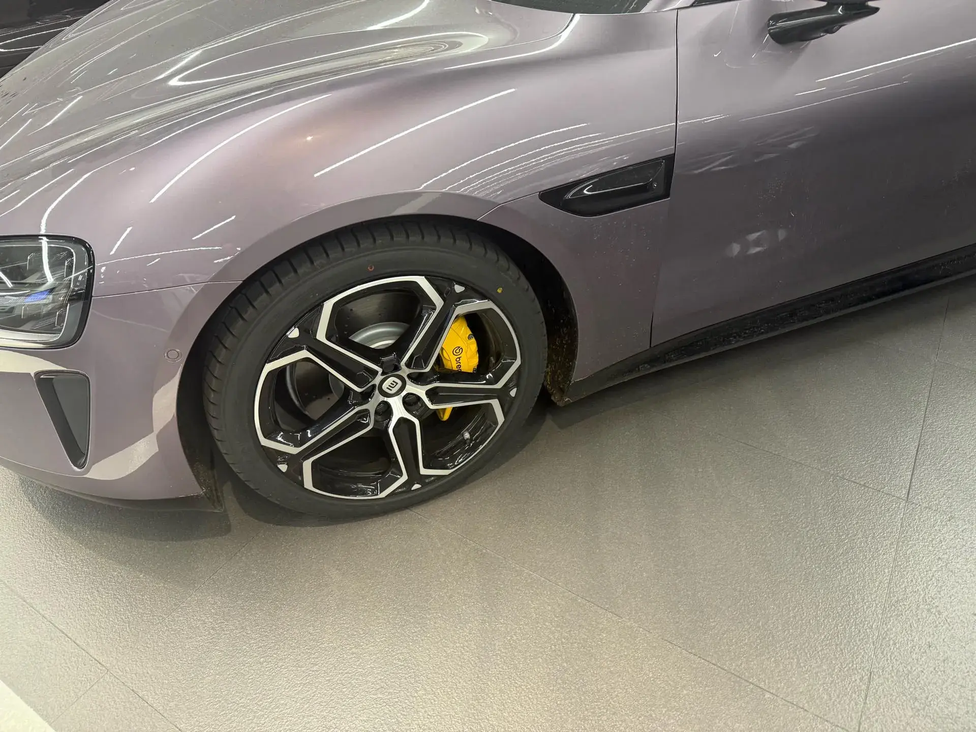 2024 MI SU7 thumbnail 2