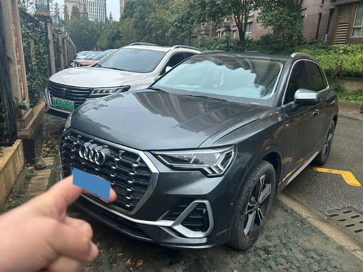 2021 Audi Q3 2.0T 220HP L4 7DCT,autocango,china used car exporter,china ev exporter,chinese used car exporter,chinese used ev exporter