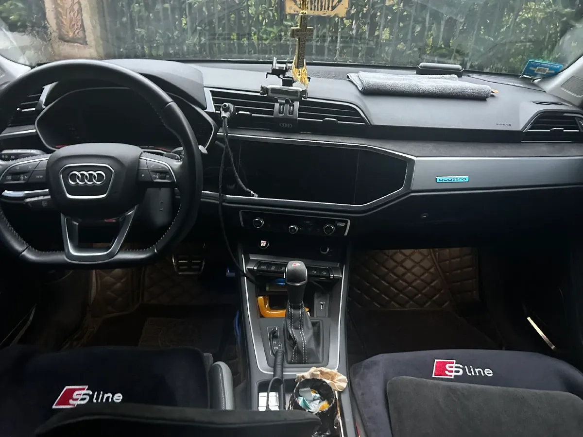 2021 Audi Q3 2.0T 220HP L4 7DCT,autocango,china used car exporter,china ev exporter,chinese used car exporter,chinese used ev exporter