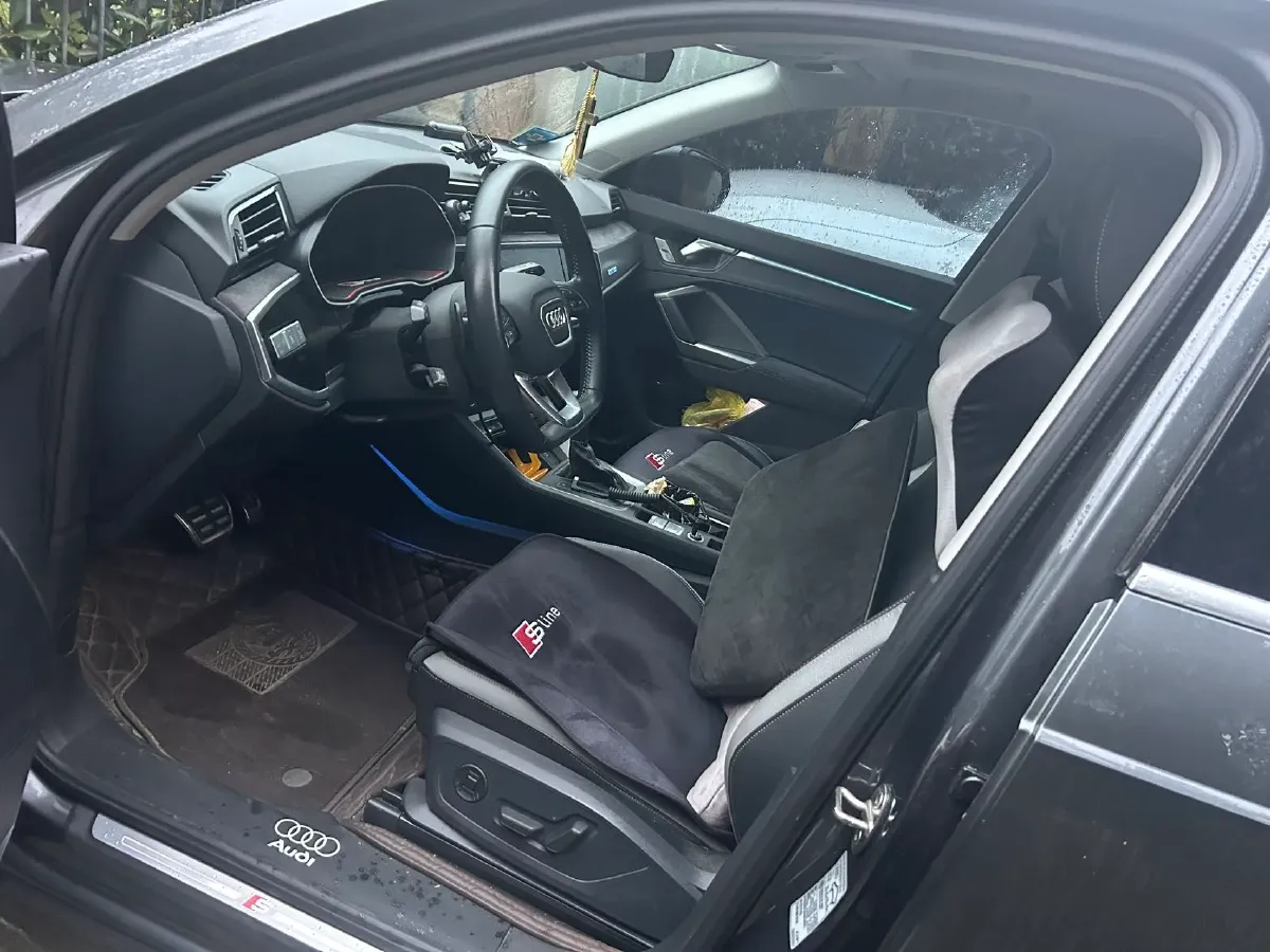 2021 Audi Q3 2.0T 220HP L4 7DCT,autocango,china used car exporter,china ev exporter,chinese used car exporter,chinese used ev exporter