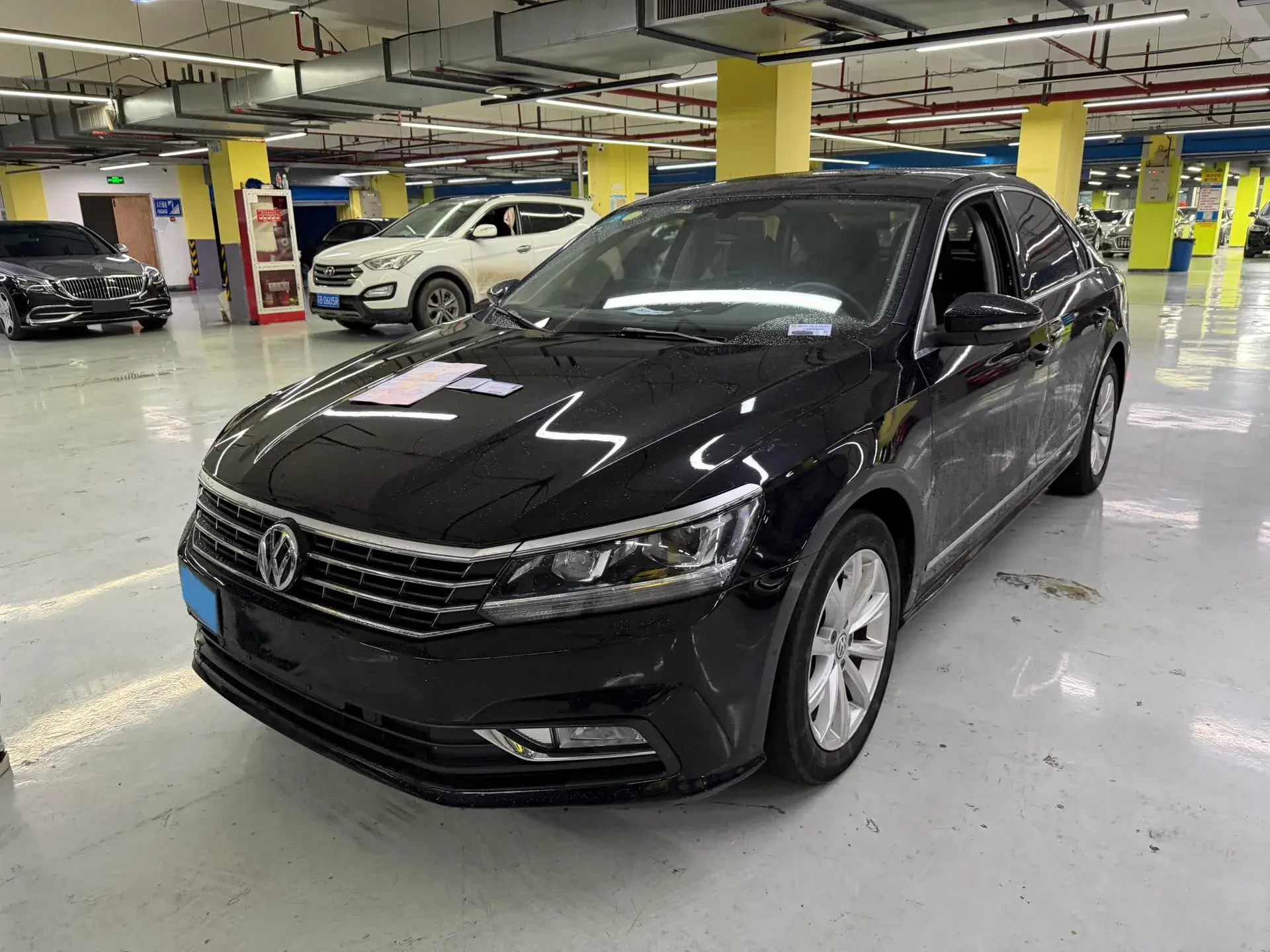 2017 VOLKSWAGEN PASSAT view 1