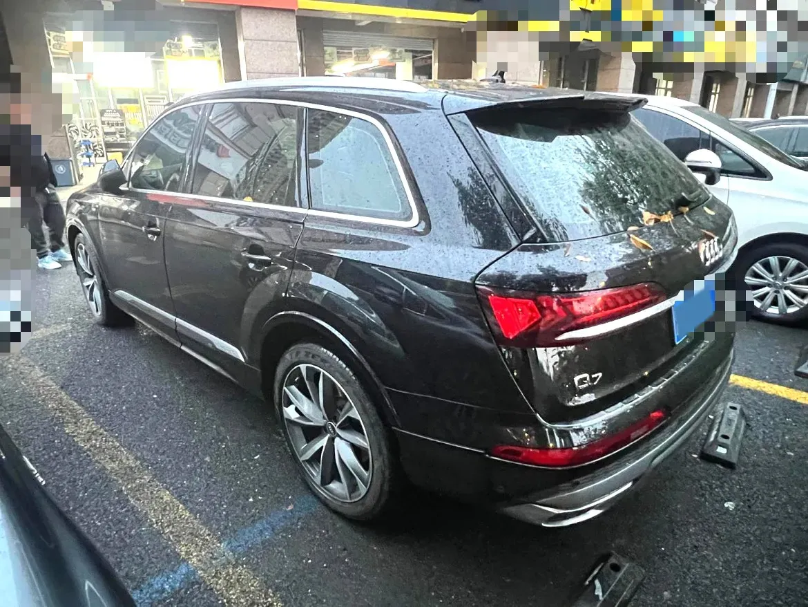 2021 Audi Q7 2.0T 245HP L4 8AT,autocango,china used car exporter,china ev exporter,chinese used car exporter,chinese used ev exporter