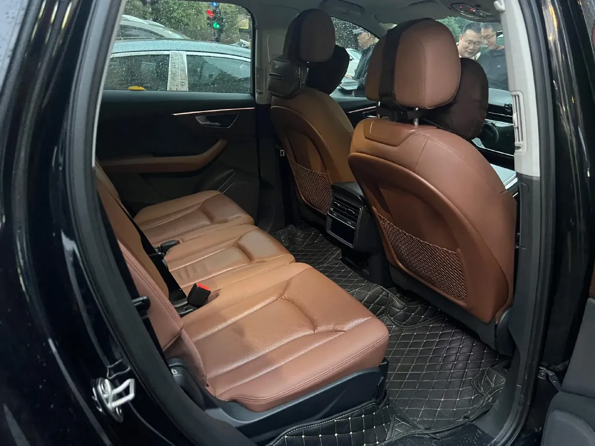 2021 Audi Q7 2.0T 245HP L4 8AT,autocango,china used car exporter,china ev exporter,chinese used car exporter,chinese used ev exporter