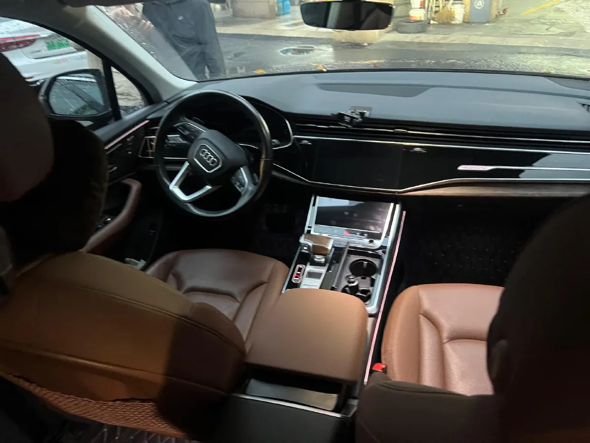 2021 Audi Q7 2.0T 245HP L4 8AT,autocango,china used car exporter,china ev exporter,chinese used car exporter,chinese used ev exporter