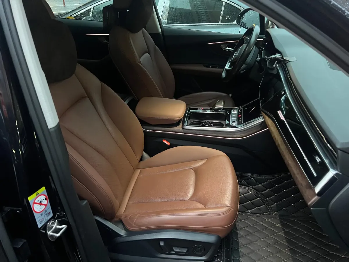 2021 Audi Q7 2.0T 245HP L4 8AT,autocango,china used car exporter,china ev exporter,chinese used car exporter,chinese used ev exporter