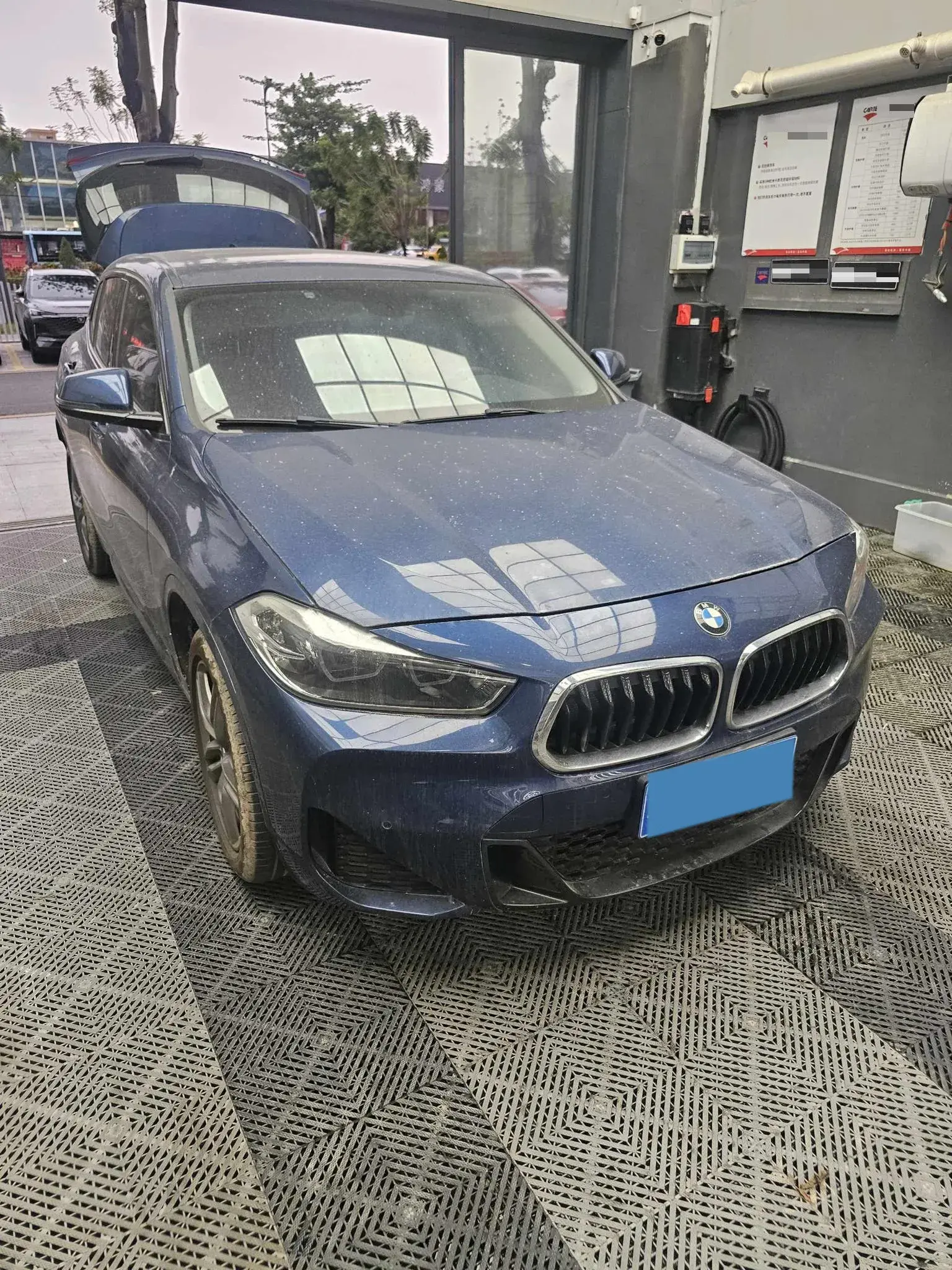 2022 BMW X2 thumbnail 2