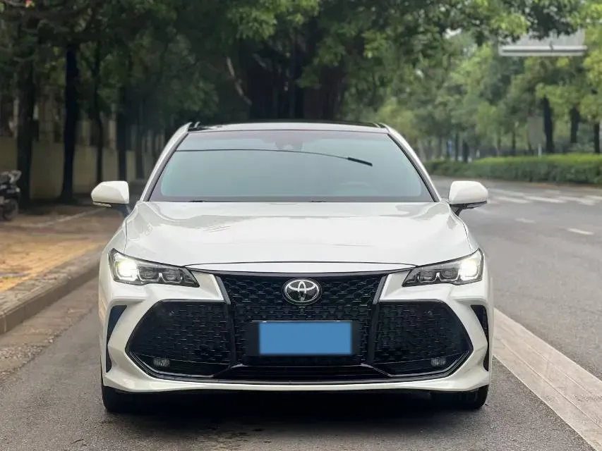 2019 Toyota Avalon 2.5L 209HP L4 8AT,autocango,china used car exporter,china ev exporter,chinese used car exporter,chinese used ev exporter
